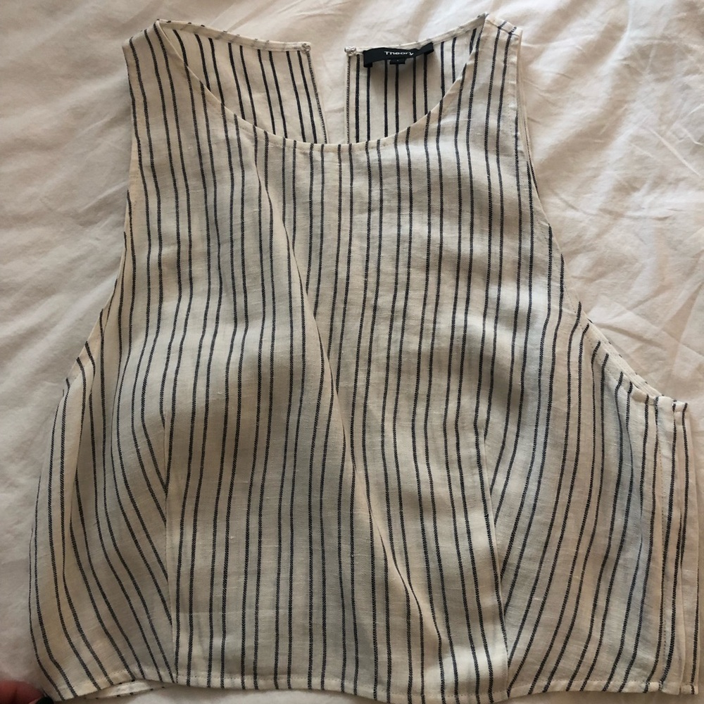 Flowy/comfy crop top